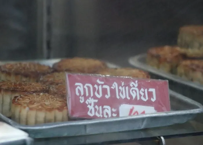 Lumphini 3 Teakwood Red At Steamy Location * Bangkok