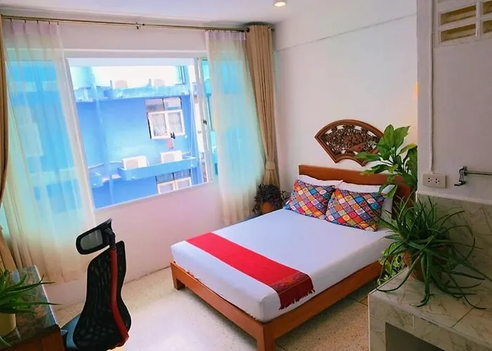 Lumphini 3 Teakwood Red At Steamy Location